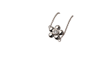 Silver Petal Shine Necklace