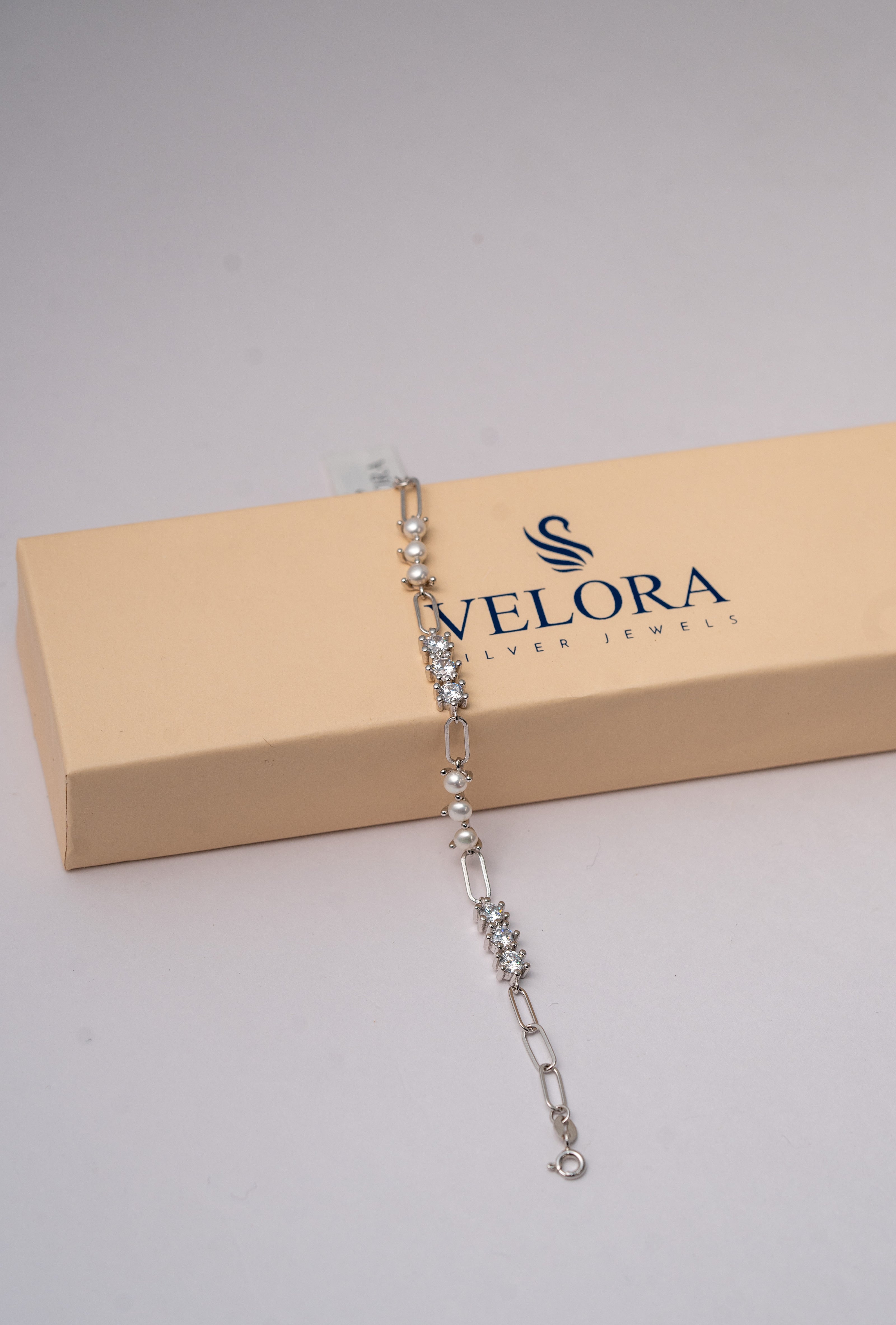 Pearl Glimmer Link Bracelet