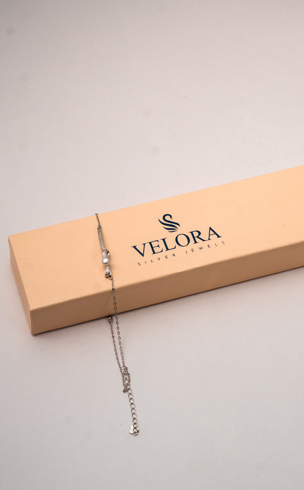Luna Curve Pearl Bracelet