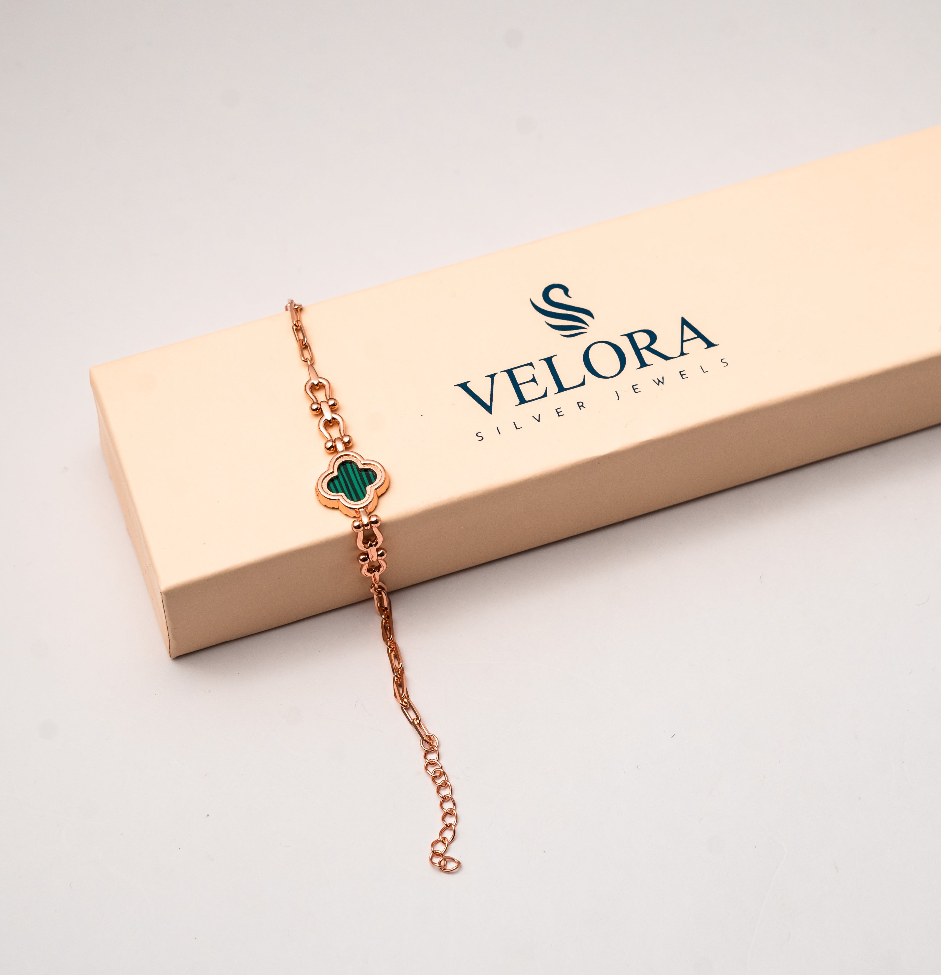 Clover Crystal Arc Necklace