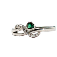 The Emerald Infinity Knot Ring