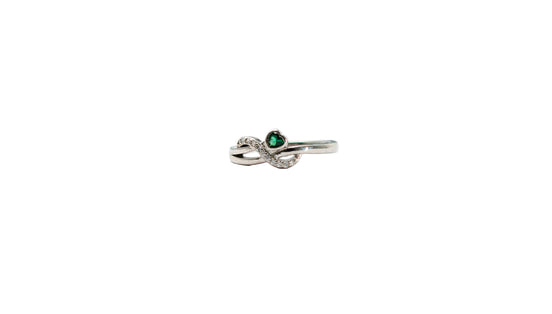 The Emerald Infinity Knot Ring