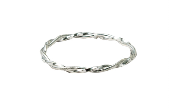 Silver Twist Elegance Ladies Kada