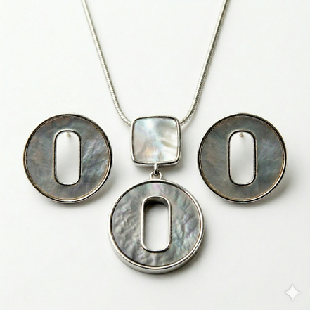 Silver Luna Shell Pendant Set