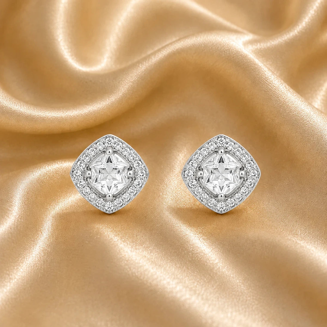 Auréa Heart Halo Stud Earrings